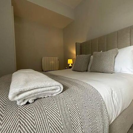 Superior Stay, Sophia Gardens, City Centre And Stadium Sleeps 4 カーディフ エクステリア 写真